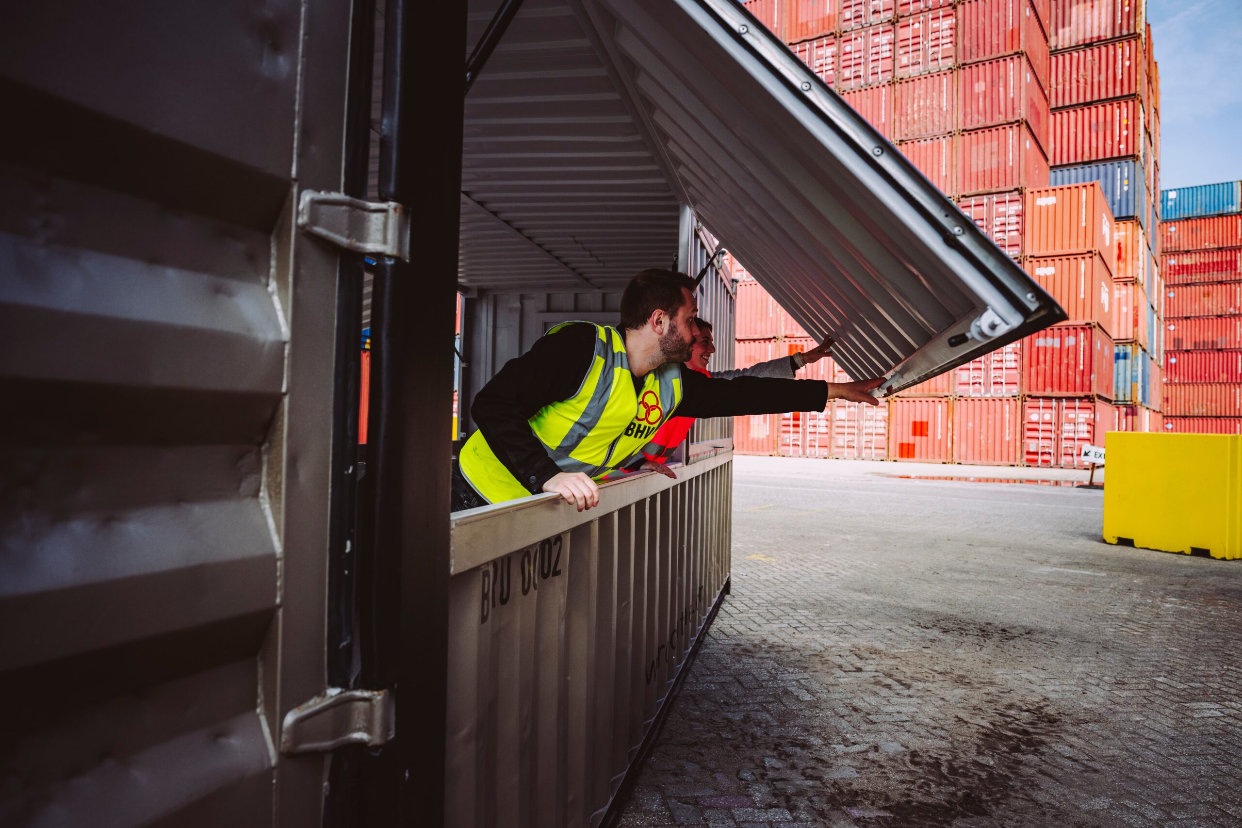 Image contact person